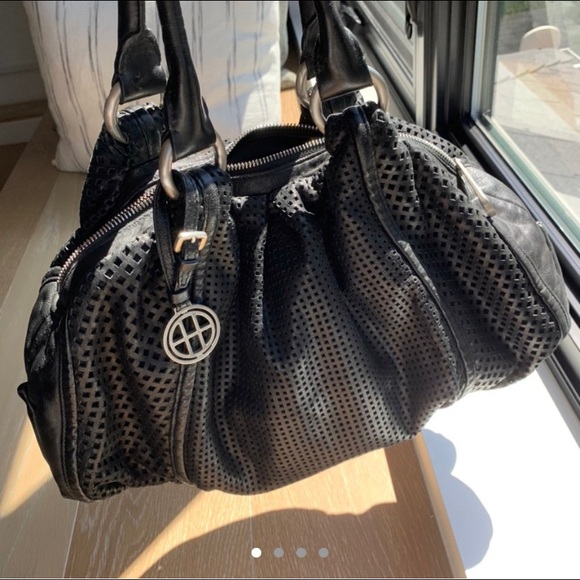 Authentic HUGO BOSS LEATHER PURSE - Picture 1 of 4